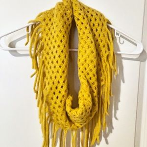Fringe wrap scarf